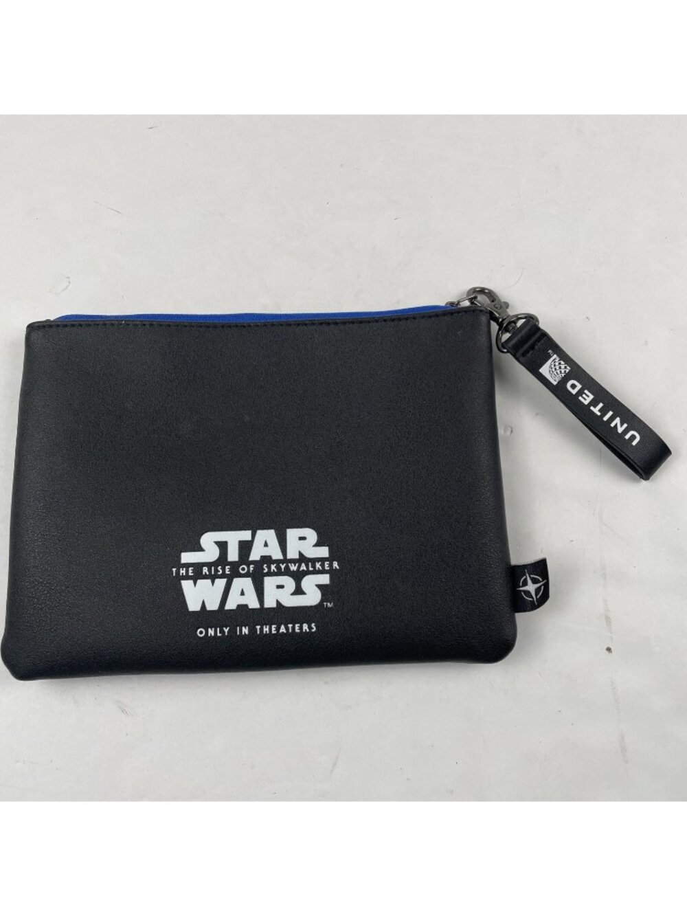 STAR WARS: Rise of Skywalker United Airline Polaris Amenity Case W/Tissues